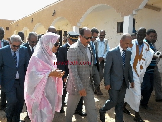 يناقش وزير الإسكان في طريقة بناء وترميم ثانوية السبخة رقم 2