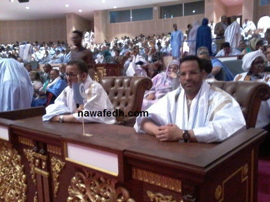 من اليمين الوزير الأمين العام للرئاسة الشيخ محمد ولد الشيخ سيديا 