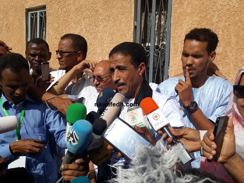 يدلي بتصريح بعد تصويته