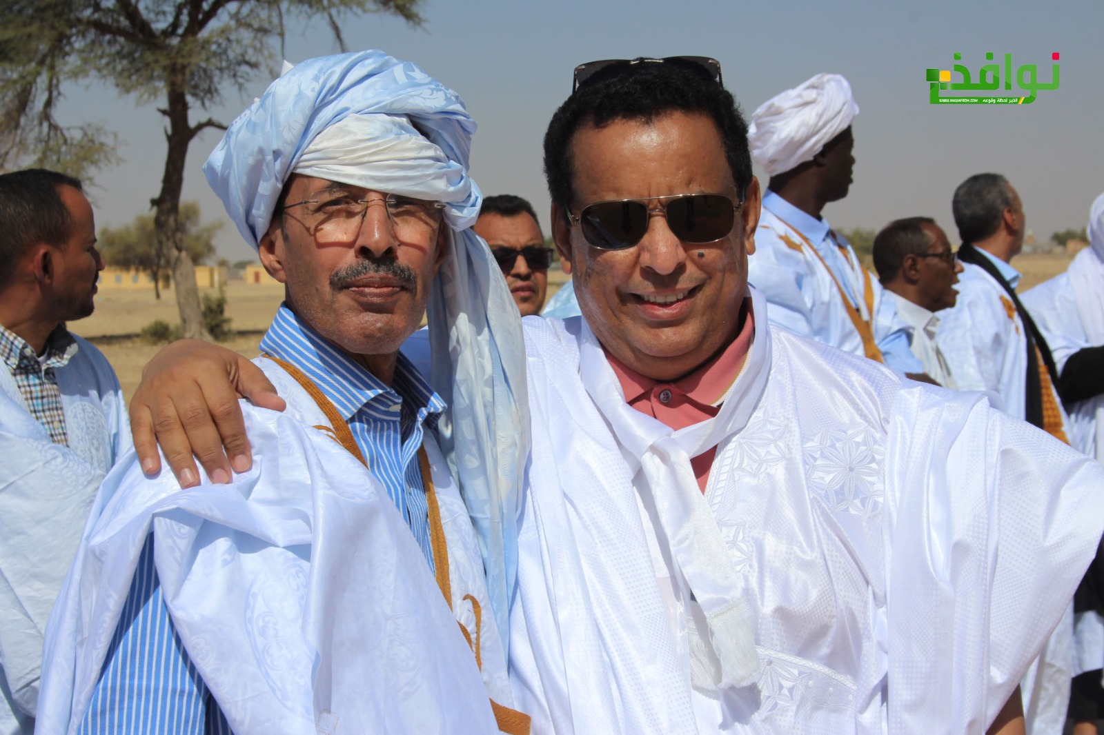 من اليسار يظهر السفير الجديد أثناء استقبال الرئيس باركيز