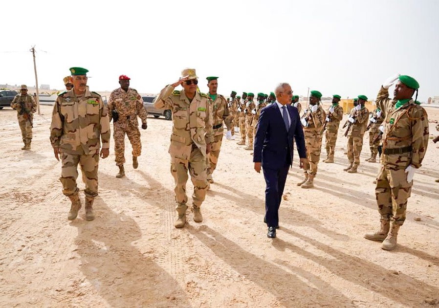 وزير الدفاع وقائد الأركان العامة للجيوش يتفقدان المنطقة العسكرية الأولى