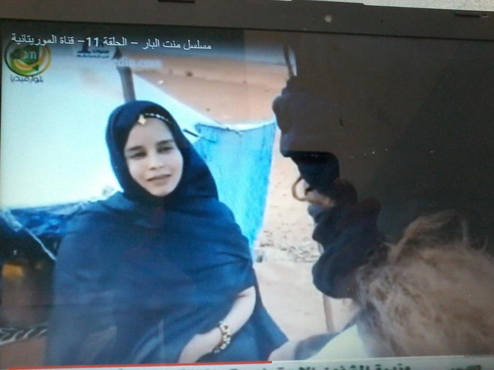 ممثلة بنت البار في حديث مع ممثل سعيد ولد عبد الجليل 