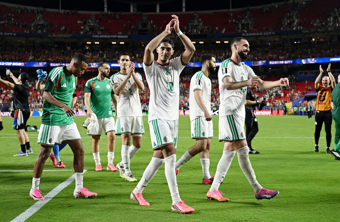 المنتخب الجزائري يعبر إلى دور الـ32 بتعادل مثير أمام النمسا