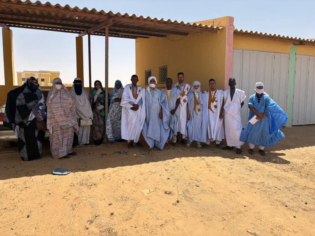 أساتذة ثانوية ألاك في وقفة تضامنية مع زميلهم بمقر الإدارة الجهوية للتربية بولاية لبراكنه