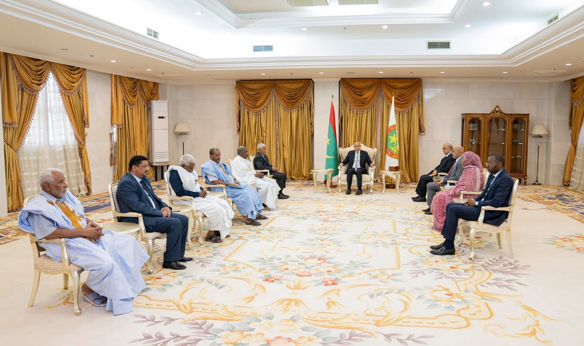 رئيس الجمهورية يلتقي ممثلي المنظمات المهنية الوطنية