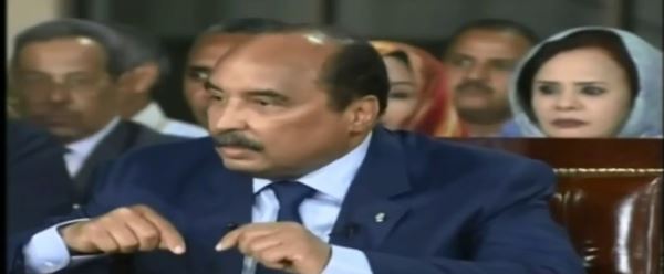 ولد امصبوع خلف ولد عبد العزيز خلال آخر مؤتمر صحفي له في السلطة ليلة 20 يونيو الماضي