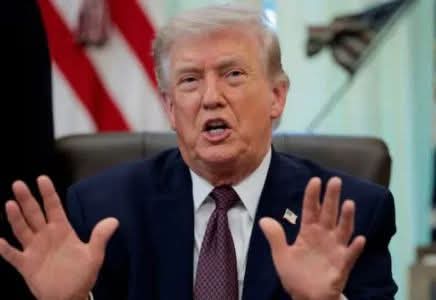 ترامب يعلن التوصل إلى اتفاق مع إيران ورفع الحصار البحري